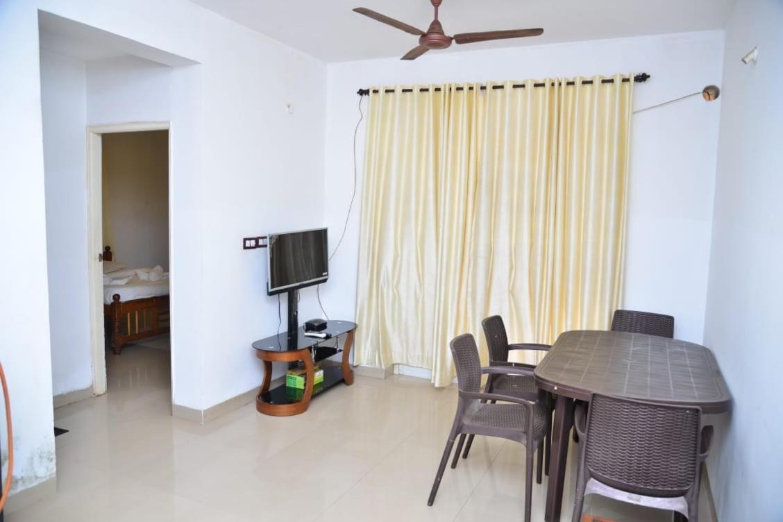 Cliff Heaven 2 Bhk Ac Apartment Orlim ภายนอก รูปภาพ