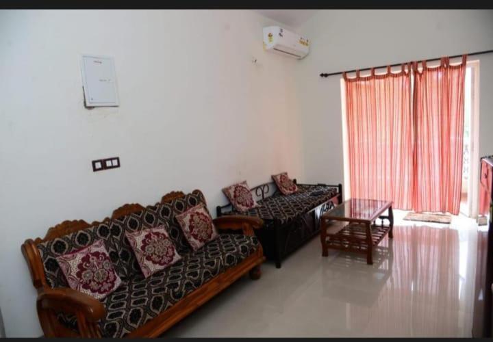 Cliff Heaven 2 Bhk Ac Apartment Orlim ภายนอก รูปภาพ